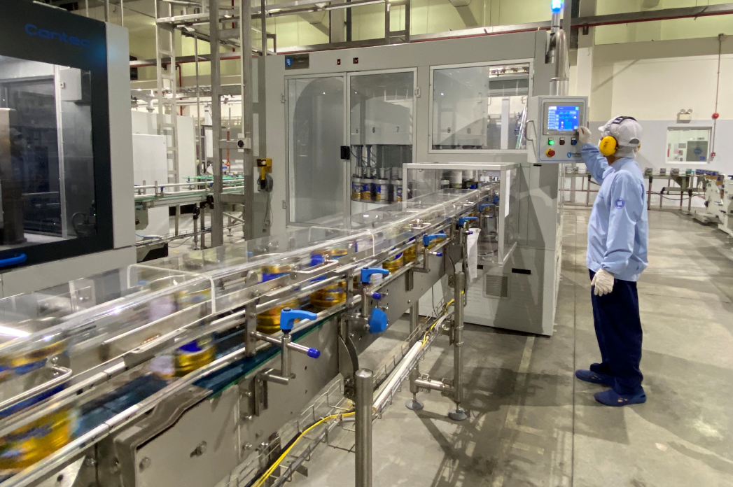 Nhà máy sữa bột Việt Nam ứng dụng công nghệ 4.0 trong sản xuất,  đảm bảo sản phẩm đạt chất lượng khi đến tay người tiêu dùng
