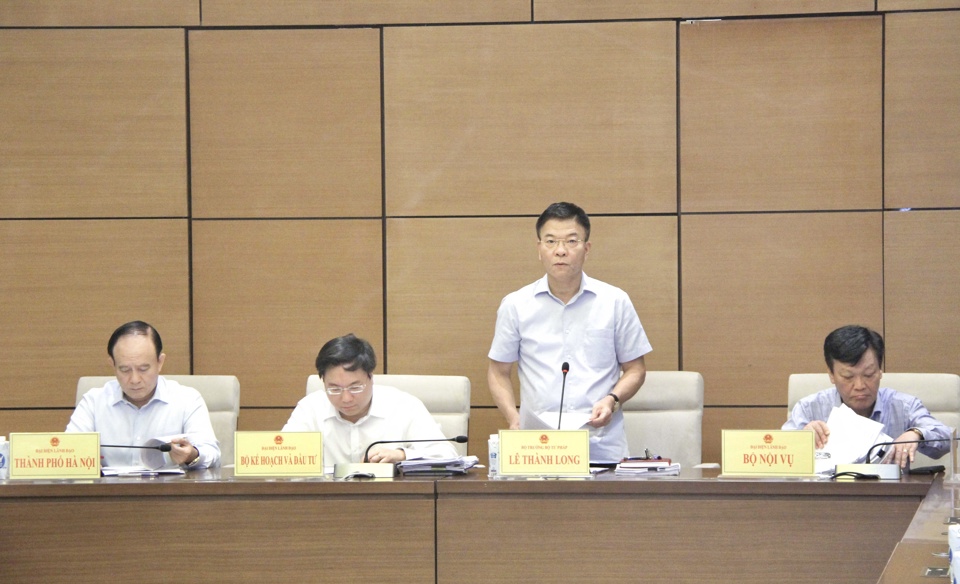 Bộ trưởng Bộ Tư pháp Lê Thành Long cho biết, việc xây dựng dự án Luật nhằm tiếp tục hoàn thiện cơ sở pháp lý; xây dựng cơ chế đặc thù, vượt trội... Ảnh: Quochoi