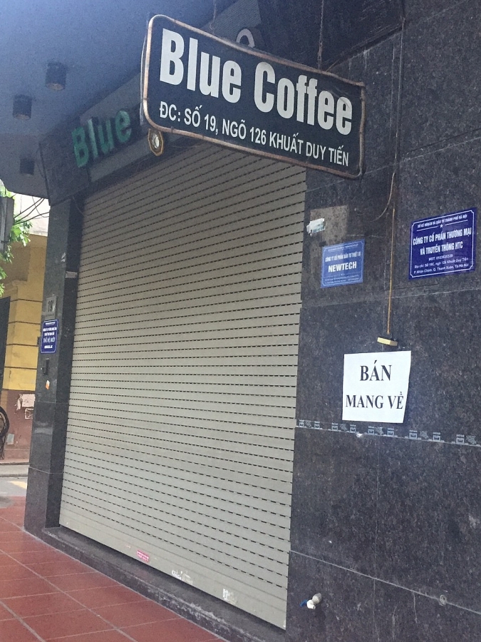 Hình ảnh một quán cà phê ở ngõ 129 Khuất Duy Tiến đóng cửa để phòng chống dịch Covid-19 tại Thủ đô