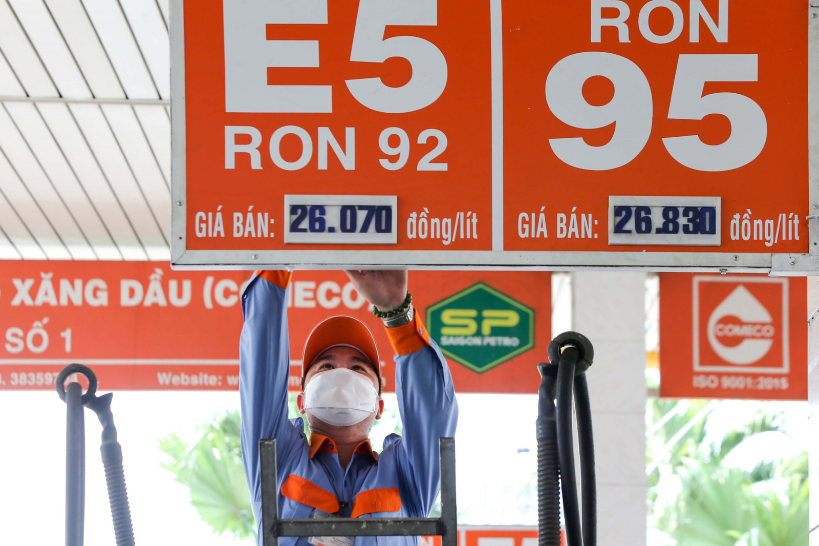 Giá xăng dầu quay dầu giảm sau 4 lần tăng liên tiếp. (Ảnh minh họa)