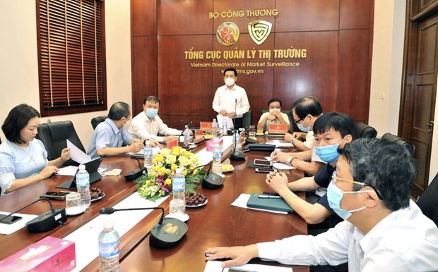 Bộ trưởng Nguyễn Hồng Diên và Bộ trưởng Lê Minh Hoan họp với các tỉnh phía Nam về cung ứng hàng hóa. 