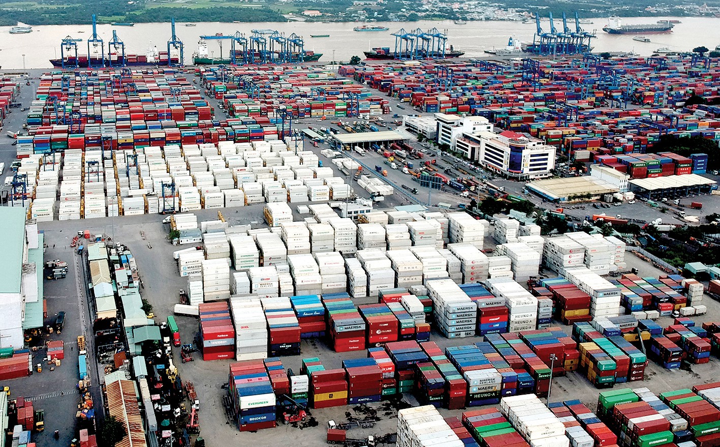 Công nghiệp logistics Việt Nam đang phát triển mạnh mẽ nhờ tăng trưởng của ngành Thương mại điện tử dẫn tới nhu cầu cho bất động sản logistics tăng mạnh. (Ảnh minh họa)
