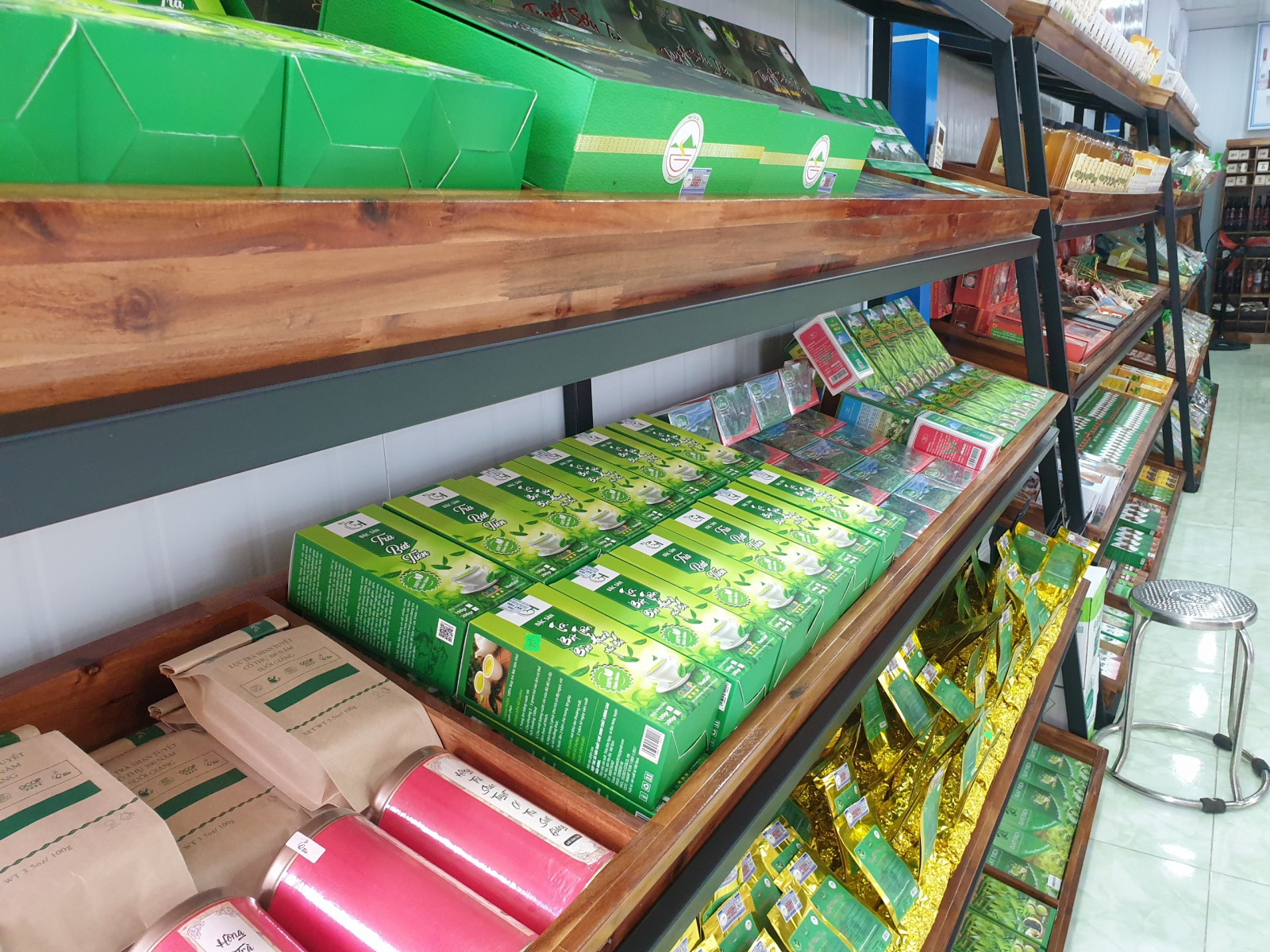 Rất nhiều sản phẩm OCOP được trưng bày, bán tại 8 địa điểm trên toàn tỉnh Yên Bái.