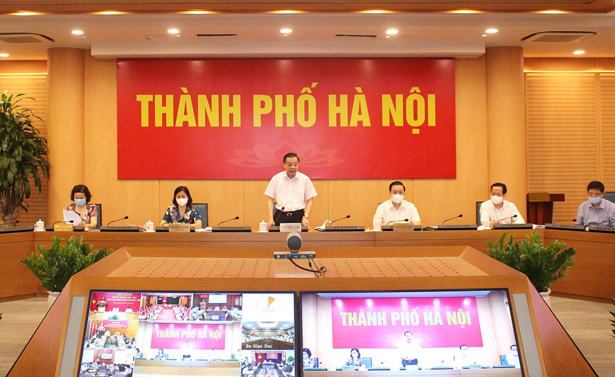  Ủy viên Trung ương Đảng, Phó Bí thư Thành ủy, Chủ tịch UBND thành phố Hà Nội Chu Ngọc Anh phát biểu tại điểm cầu thành phố Hà Nội. 