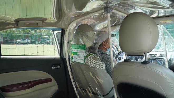 Toàn bộ xe GrabCar Protect sẽ được trang bị vách ngăn giữa tài xế và hành khách