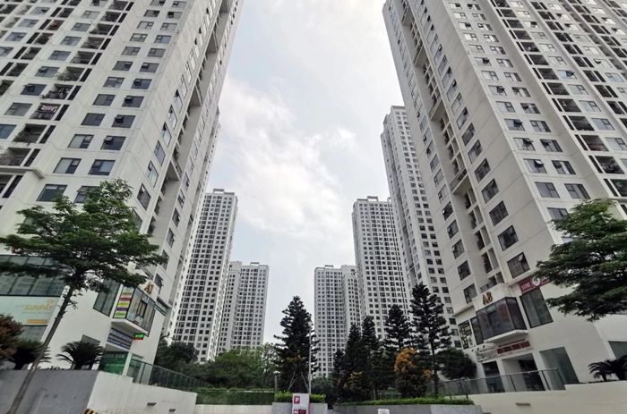 Sự phát triển ồ ạt của các dự án nhà chung cư khiến cho hạ tầng xã hội của Hà Nội quá tải.