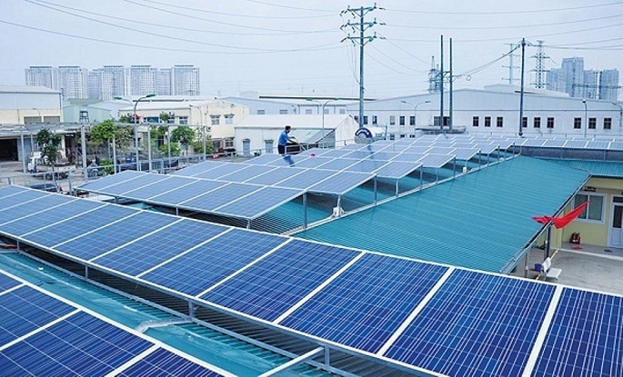 Trước tình trạng nguồn cung ứng điện thiếu hụt, TP Hà Nội đã kiến nghị các giải pháp nhằm tháo gỡ vướng mắc cho nguồn điện mặt trời mái nhà và điện rác.