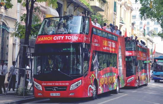 Xe buýt 2 tầng City tour phục vụ du khách tham quan Hà Nội