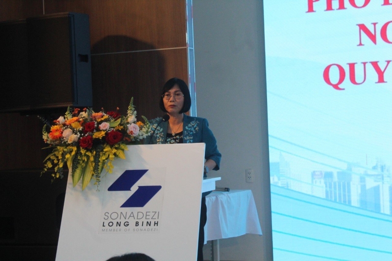 Bà Nguyễn Thị Hoàng, Phó Chủ tịch UBND tỉnh Đồng Nai phát biểu tại hội nghị.