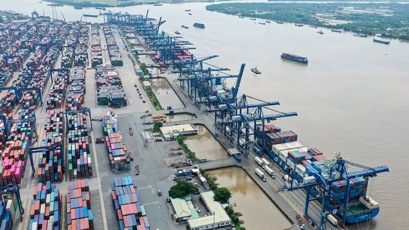 Từ ngày 1/4, TP.HCM chính thức thu phí hạ tầng cảng biển.