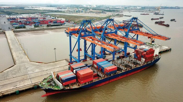 Việc thu phí thực hiện trên 26 cảng biển của TP HCM.