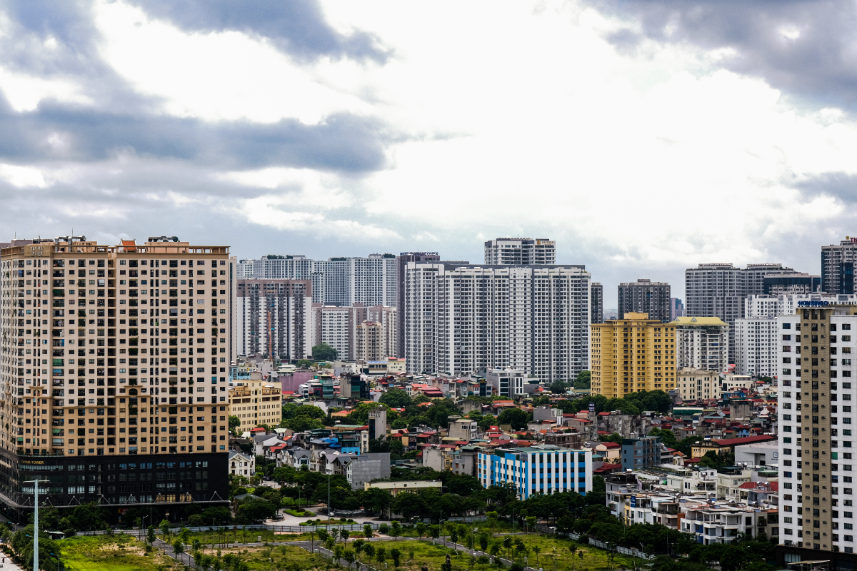 Tại Việt Nam, rất khó để tìm ra một mô hình đầu tư phù hợp, đảm bảo lợi ích hài hòa cho các bên khi phát triển dự án nhà ở xã hội. (Ảnh minh hoạ: Reatimes)