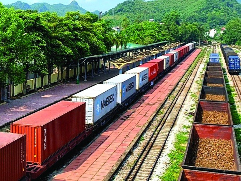 Xuất khẩu nông sản bằng đường sắt giảm chi phí và hạn chế ùn ứ cửa khẩu.