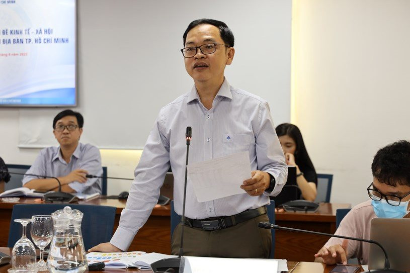 Phó Cục trưởng Cục Thống kê TP.HCM Trần Phước Tường thông tin về tình hình kinh tế quý 2.