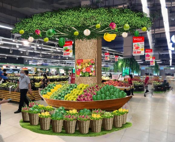 Tôn vinh hàng Việt, tại 20 siêu thị VinMart có không gian mua sắm lớn, nhóm sản phẩm nêu trên sẽ được trưng bày ở các khu vực riêng để khách hàng dễ dàng tìm hiểu và chọn lựa.