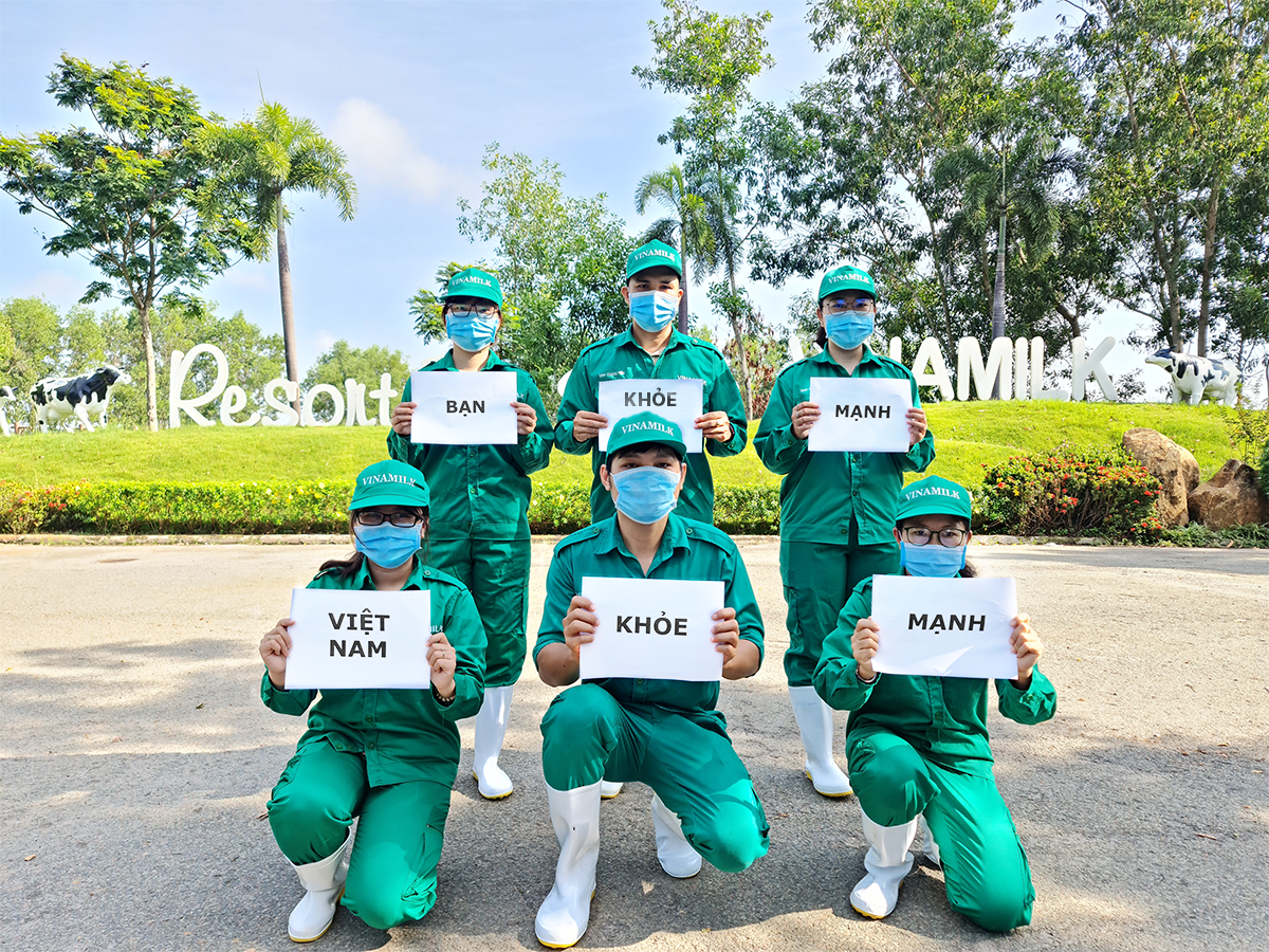 Thông điệp “Bạn khỏe mạnh, Việt Nam khỏe mạnh” được hưởng ứng bởi các nhân viên  Vinamilk trên cả nước trong ngày khởi động chiến dịch