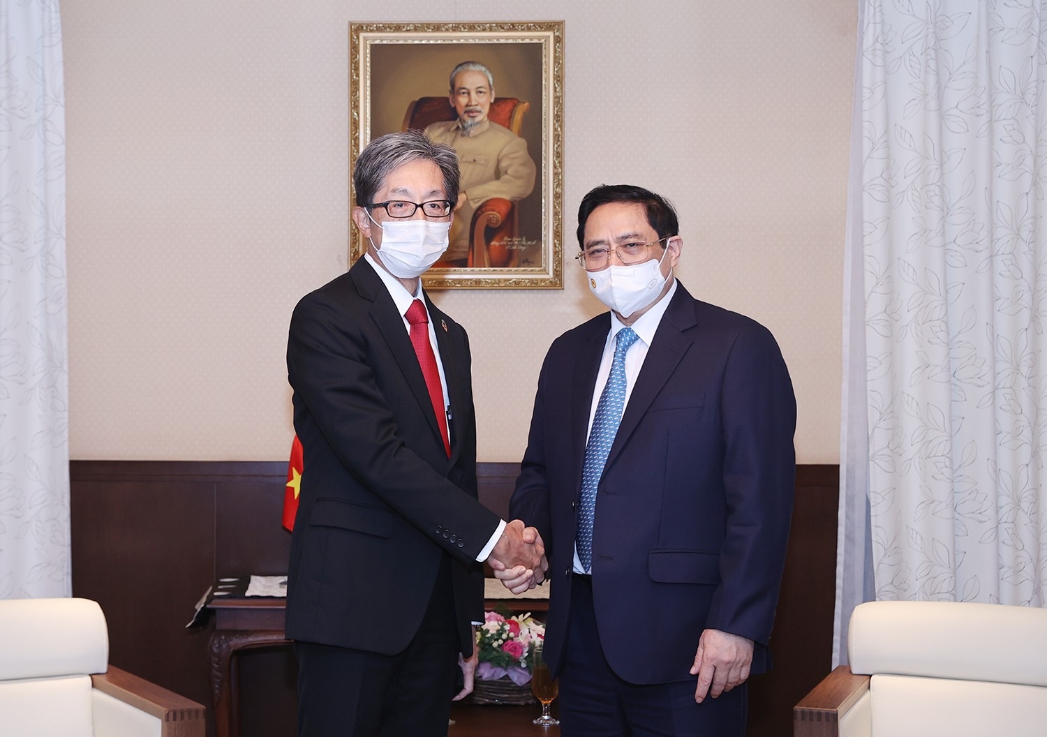 Ông Ryutaro Hirai, Phó chủ tịch Tập đoàn Sojitz chia sẻ về các dự án đầu tư của tập đoàn tại Việt Nam trong buổi gặp Thủ tướng Chính phủ Phạm Minh Chính.
