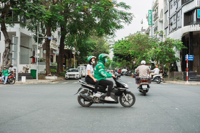 Grab Việt Nam khẳng định 100% phụ phí nắng nóng dành cho đối tác tài xế
