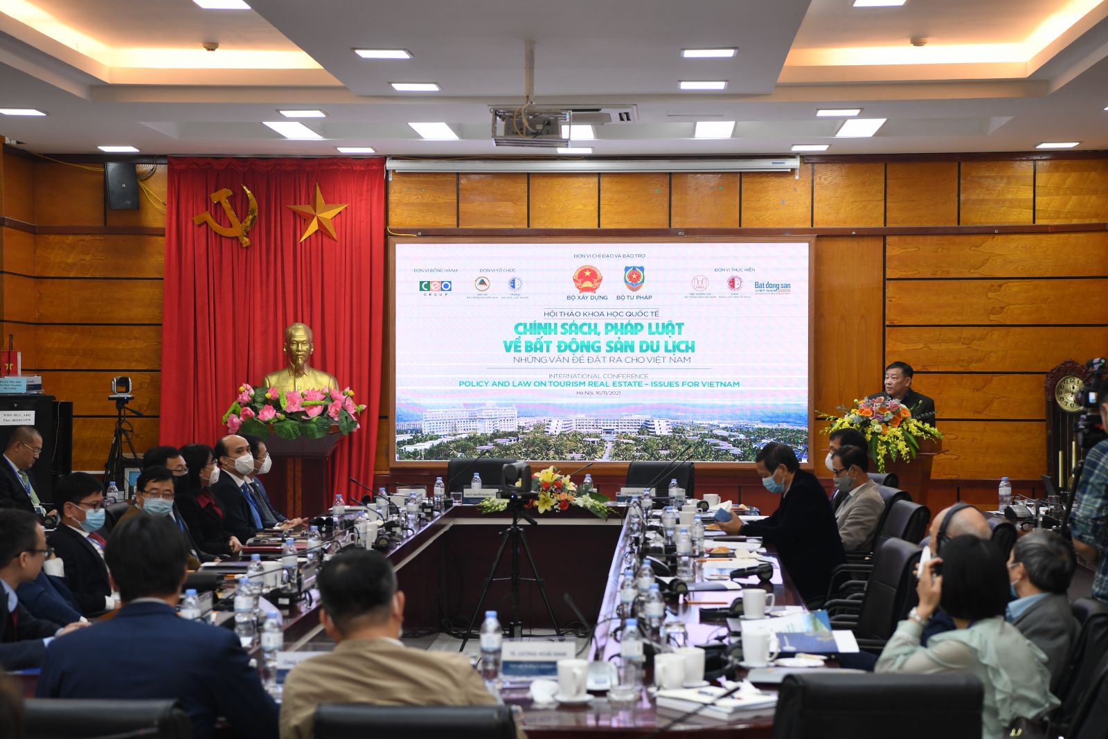 Hội thảo khoa học quốc tế với chủ đề: “Chính sách, pháp luật về bất động sản du lịch – Những vấn đề đặt ra cho Việt Nam”. 