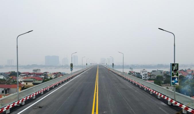 Sáng nay, chính thức thông xe cầu Thăng Long. Ảnh: D.T