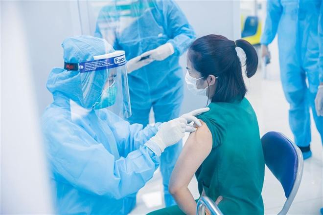 Bộ Y tế yêu cầu làm rõ nguyên nhân các ca phản ứng nặng sau tiêm vaccine COVID-19