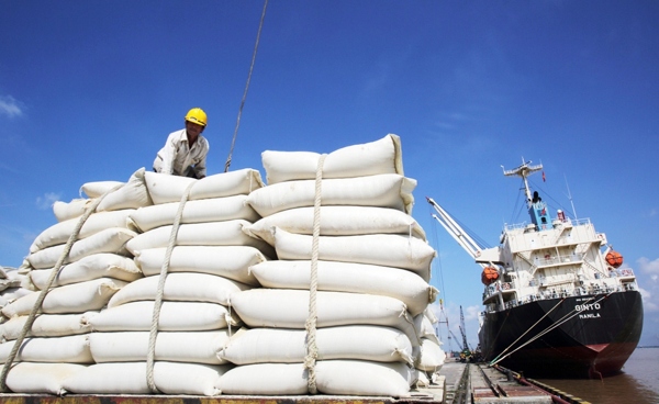 Xuất khẩu gạo 4 tháng đầu năm thu về hơn 1 tỷ USD