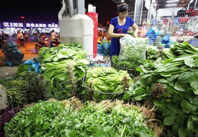 Huyện Mê Linh: Cung ứng đầy đủ nhu yếu phẩm cho gần 3.000 hộ dân thôn Hạ Lôi