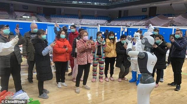 Bên trong bệnh viện thông minh tránh lây nhiễm chéo tại Trung Quốc